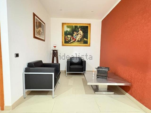 Appartamento in vendita di 228 m² in Via Eugenio Martorelli, 27