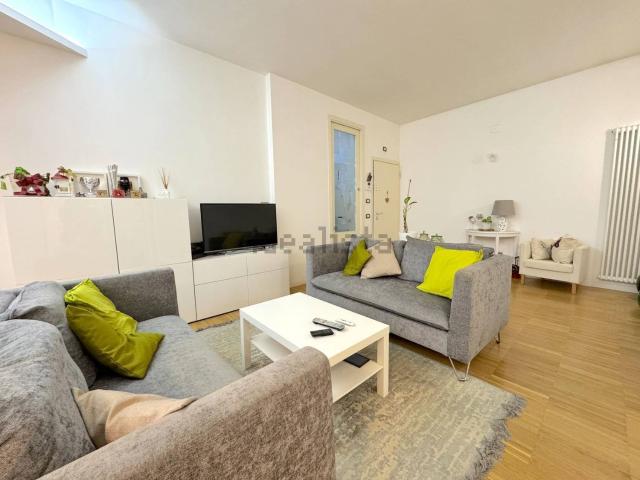 Appartamento in vendita di 228 m² in Via Fratelli Rosselli