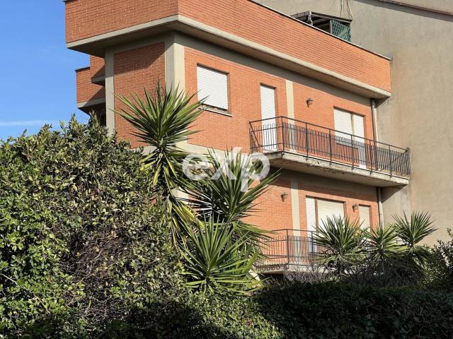 Appartamento in vendita di 228 m² in Via San Gimignano, 26