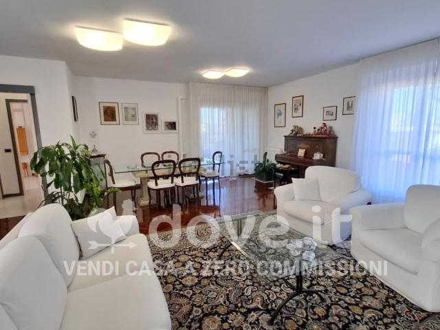Appartamento in vendita di 228 m² in Via Palmiro Togliatti, 26