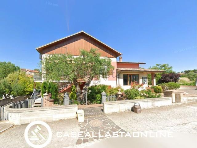 Appartamento in vendita di 228 m² in Viale Vittorio Veneto