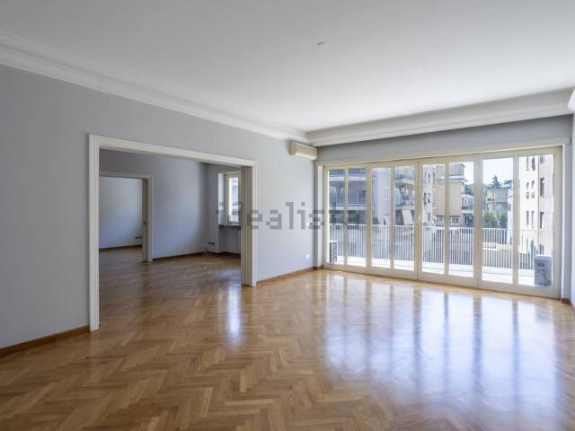 Appartamento in vendita di 228 m² in Viale Bruno Buozzi