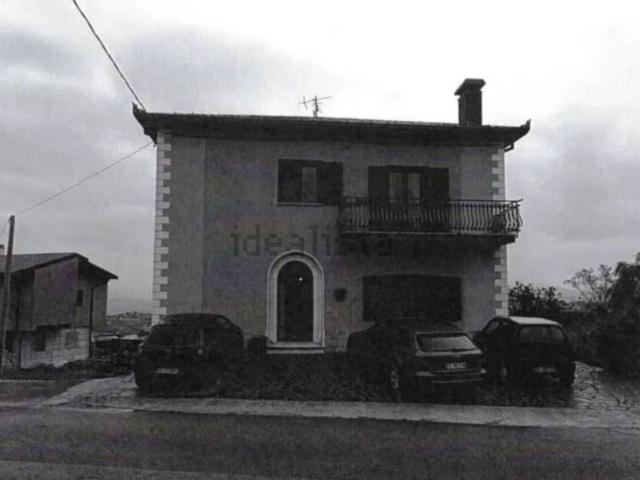 Appartamento in vendita di 228 m² in Frazione Sant&apos Antonio Casalini