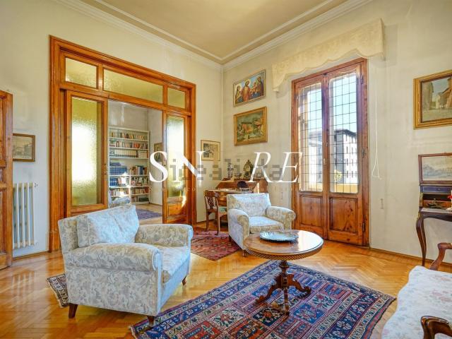 Appartamento in vendita di 228 m² in Piazza della Vittoria
