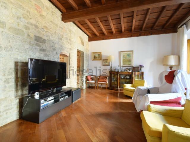 Appartamento in vendita di 229 m² in Via delle Cento Stelle