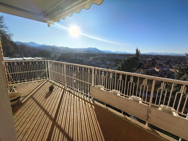 Appartamento in vendita di 229 m² in Via ENZO TORTORA