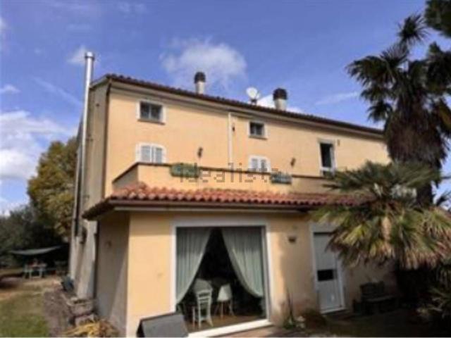 Appartamento in vendita di 229 m² in Via Trinità