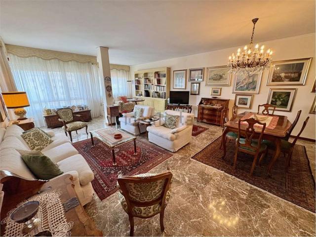Appartamento in vendita di 230 m²