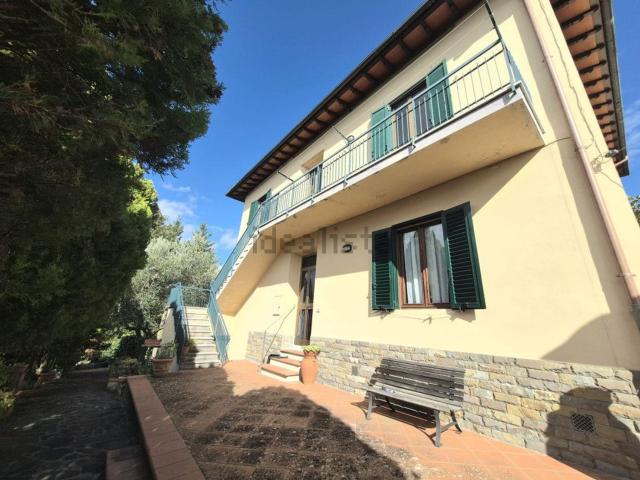 Appartamento in vendita di 230 m² in Via Casentinese, 49