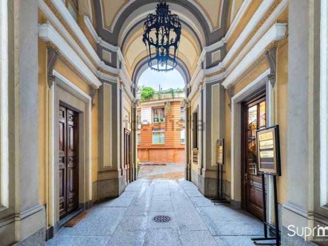 Appartamento in vendita di 230 m² in Via Cernaia, 14