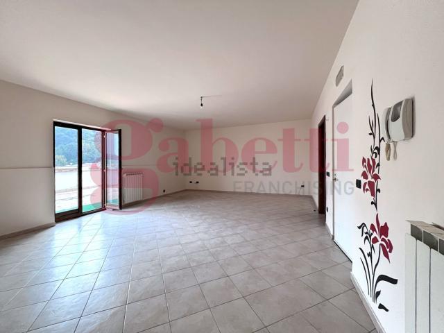 Appartamento in vendita di 230 m² in Via Cicerone, 3