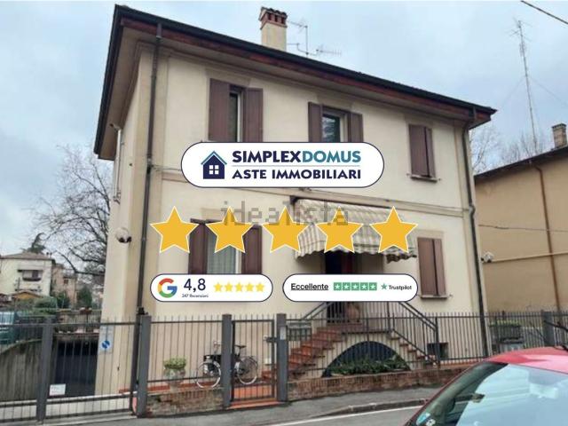 Appartamento in vendita di 230 m² in Via Andrea da Faenza