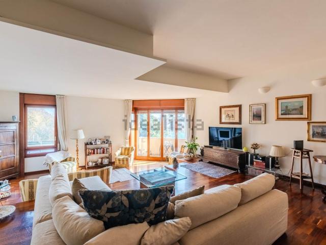 Appartamento in vendita di 230 m² in Via Angelo Ramazzotti, 9