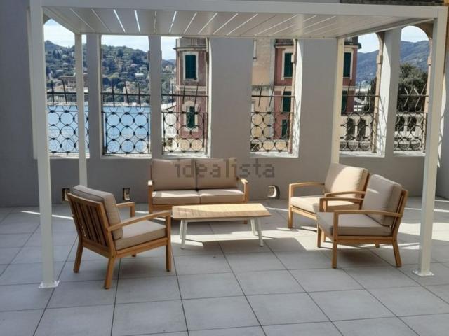 Appartamento in vendita di 230 m² in Via Avenaggi, 29