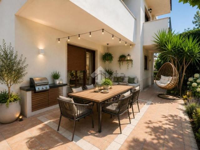 Appartamento in vendita di 230 m² in Via Gole di Celano, 1