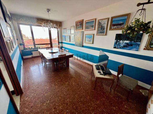 Appartamento in vendita di 230 m² in Via Giuseppe Elia Benza