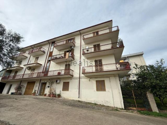 Appartamento in vendita di 230 m² in Via Giovanni Amendola, 5