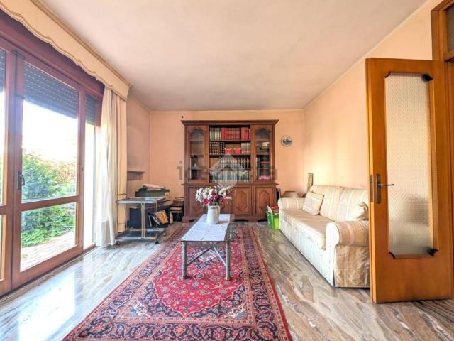 Appartamento in vendita di 230 m² in Via Granatieri di Sardegna
