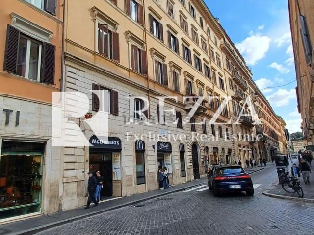 Appartamento in vendita di 230 m² in Via dei Due Macelli