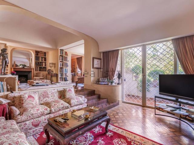 Appartamento in vendita di 230 m² in Via della Camilluccia
