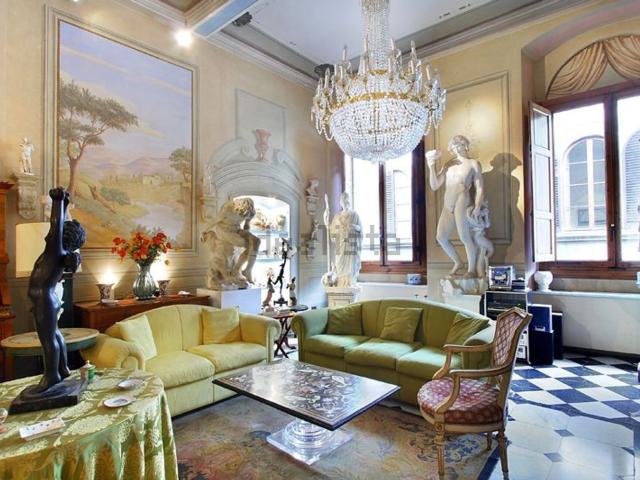 Appartamento in vendita di 230 m² in Via della Vigna Nuova, 15