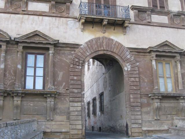 Appartamento in vendita di 230 m² in Via delle Romite