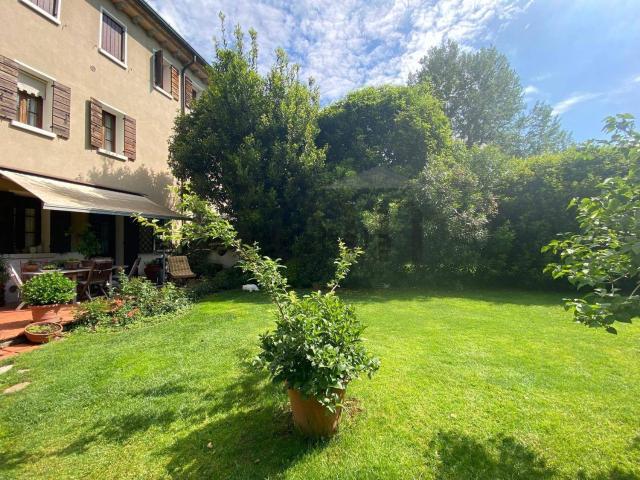 Appartamento in vendita di 230 m² in Via di San Pelaio, 101
