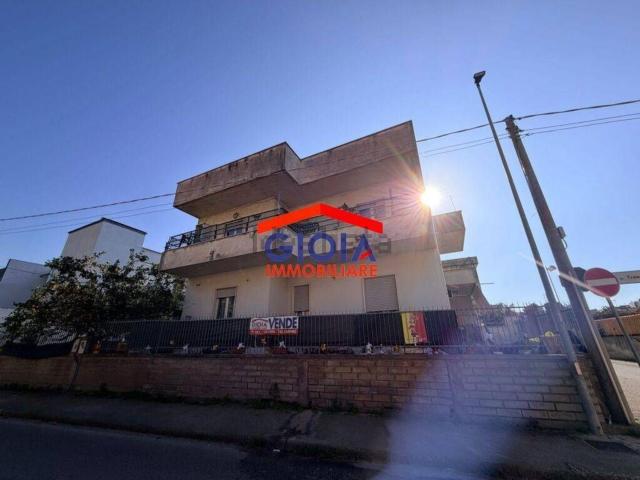 Appartamento in vendita di 230 m² in Via Eccidio delle Cementare