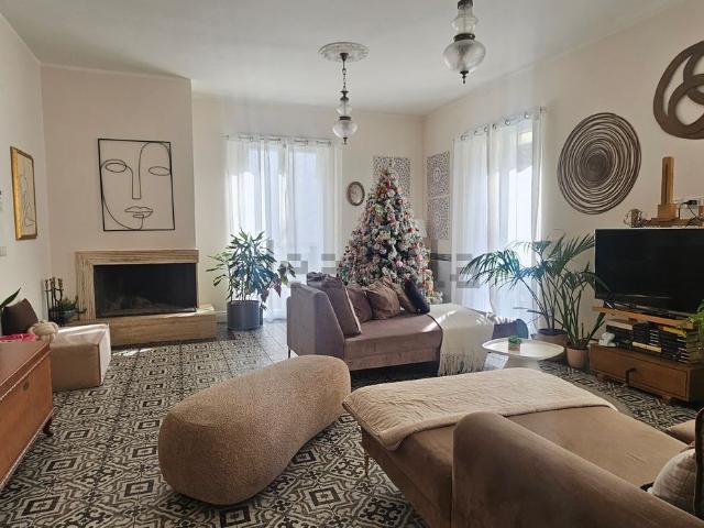 Appartamento in vendita di 230 m² in Via Indipendenza, 12