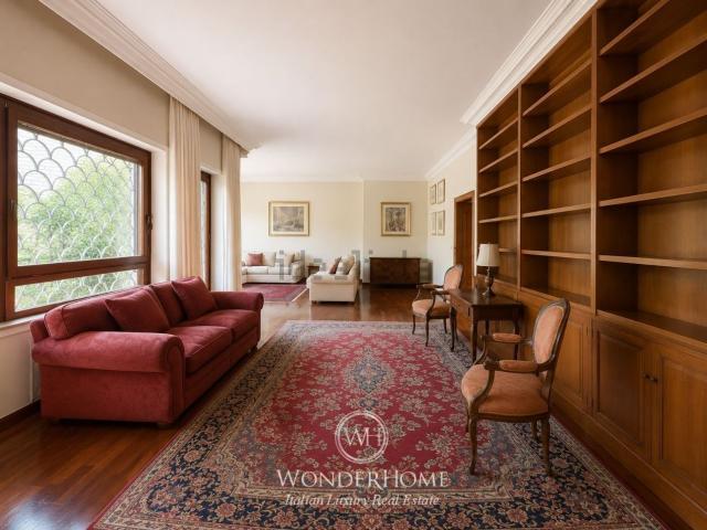 Appartamento in vendita di 230 m² in Via Leone Dehon