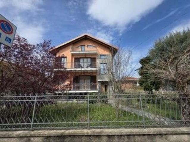 Appartamento in vendita di 230 m² in Via Monginevro
