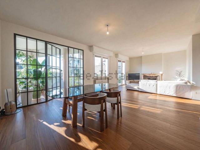Appartamento in vendita di 230 m² in Via Solferino
