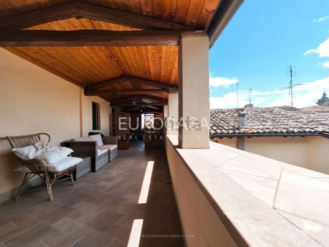 Appartamento in vendita di 230 m² in Via san florido, 30