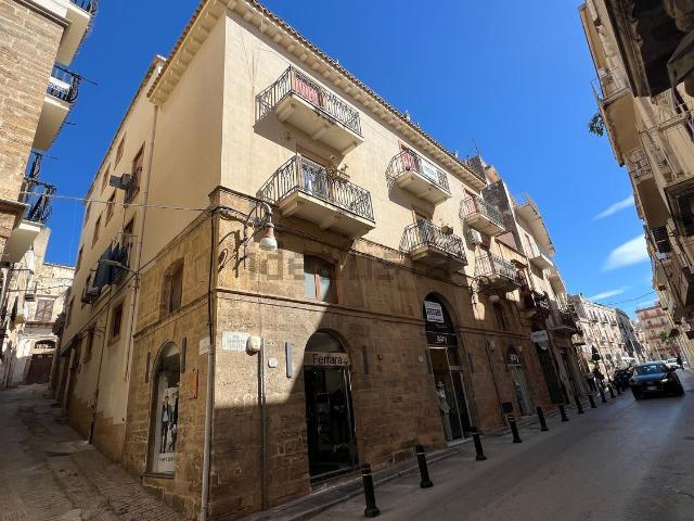Appartamento in vendita di 230 m² in Via San Leonardo