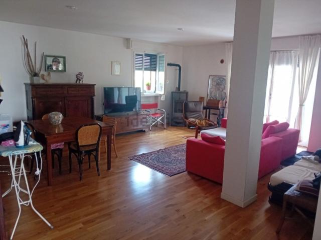 Appartamento in vendita di 230 m² in Via Sangro