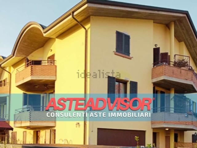 Appartamento in vendita di 230 m² in Via Simone Martini, 26