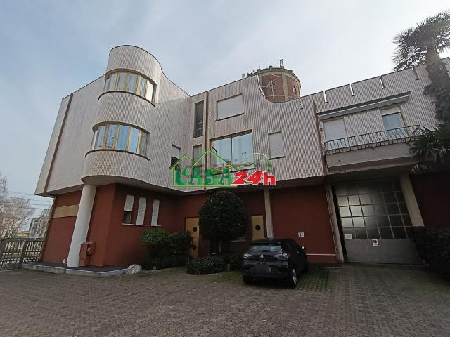 Appartamento in vendita di 230 m² in Via Stazione