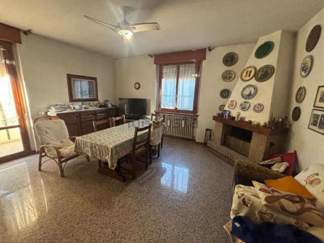 Appartamento in vendita di 230 m² in Via Pompeo Tumedei