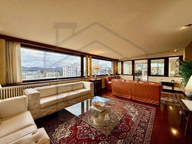 Appartamento in vendita di 230 m² in Via Padre Leopoldo