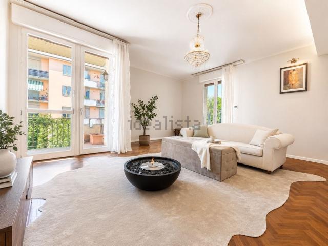 Appartamento in vendita di 230 m² in Via Renato Fucini, 110