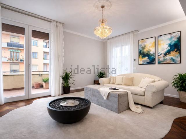Appartamento in vendita di 230 m² in Via Renato Fucini, 132