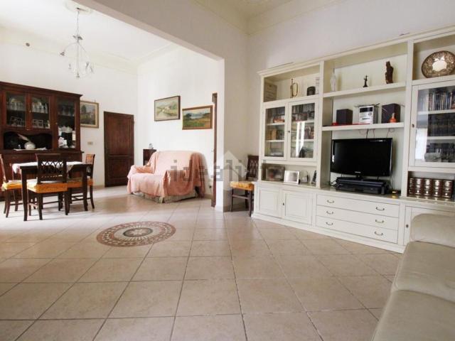 Appartamento in vendita di 230 m² in Via Vincenzo da Filicaia