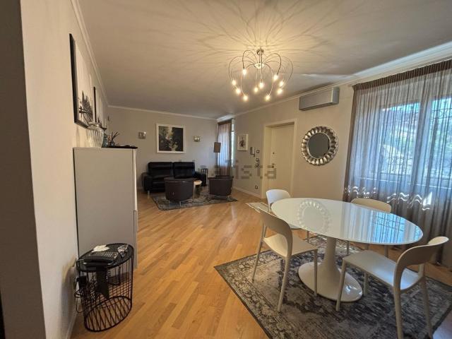 Appartamento in vendita di 230 m² in Via Vincenzo Salvato