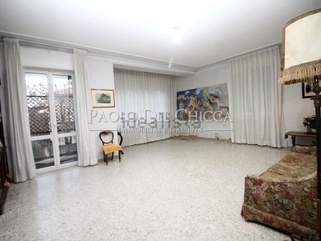 Appartamento in vendita di 230 m² in Viale Goffredo Mameli