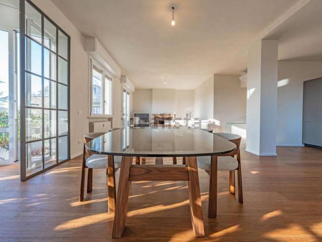 Appartamento in vendita di 230 m² in Viale Solferino