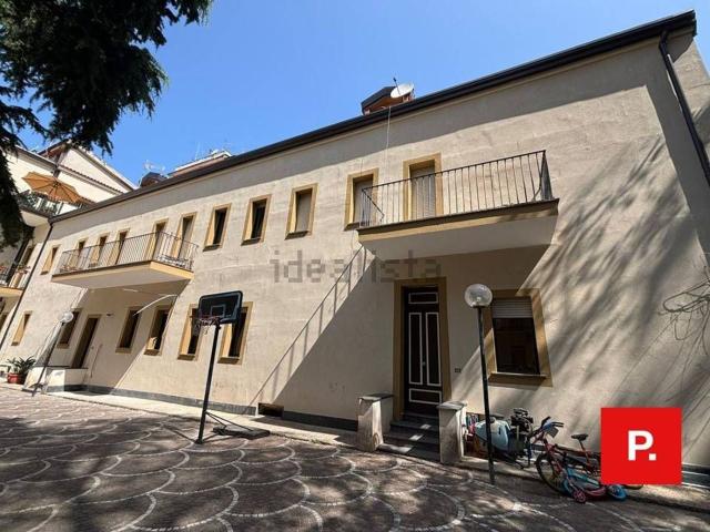 Appartamento in vendita di 230 m² in Corso Pietro Giannone
