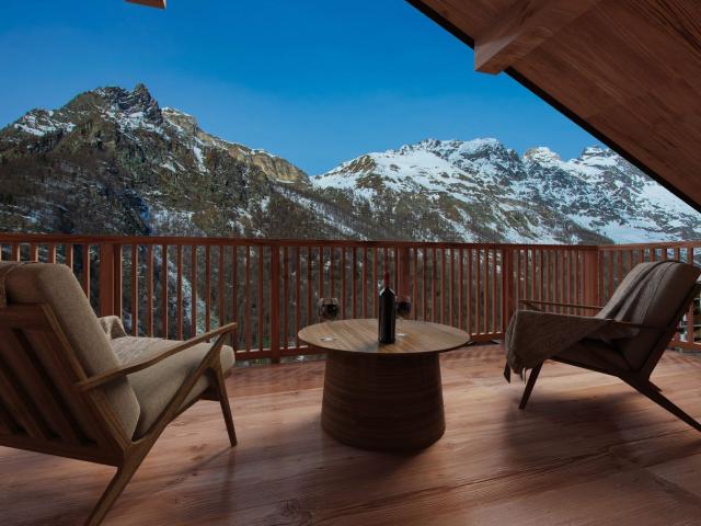Appartamento in vendita di 230 m² in Frazione Bringaz, 5