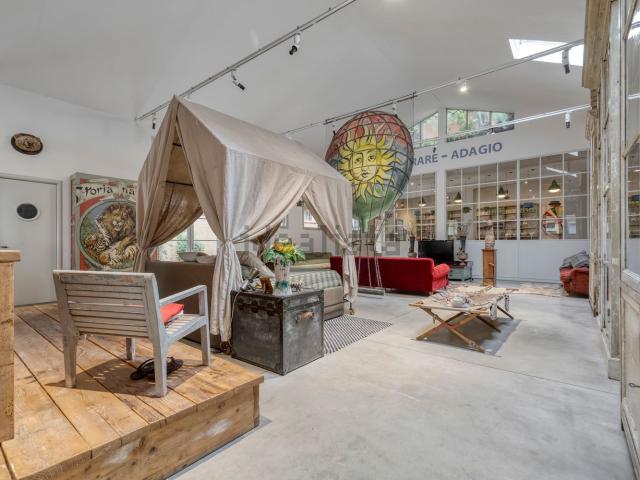 Appartamento in vendita di 230 m² in Piazza di Porta Mascarella