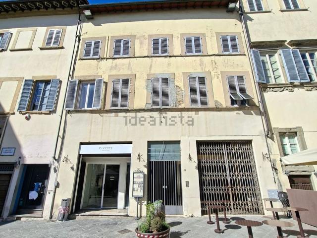 Appartamento in vendita di 230 m² in Piazza San Francesco