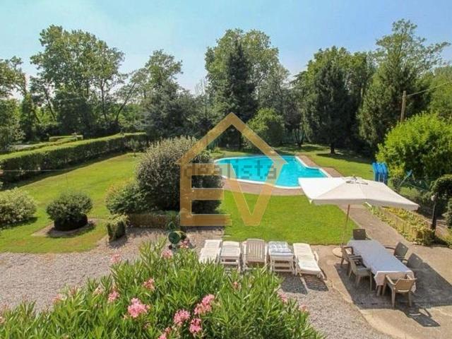 Appartamento in vendita di 230 m² in Strada Borgosatollo, 12